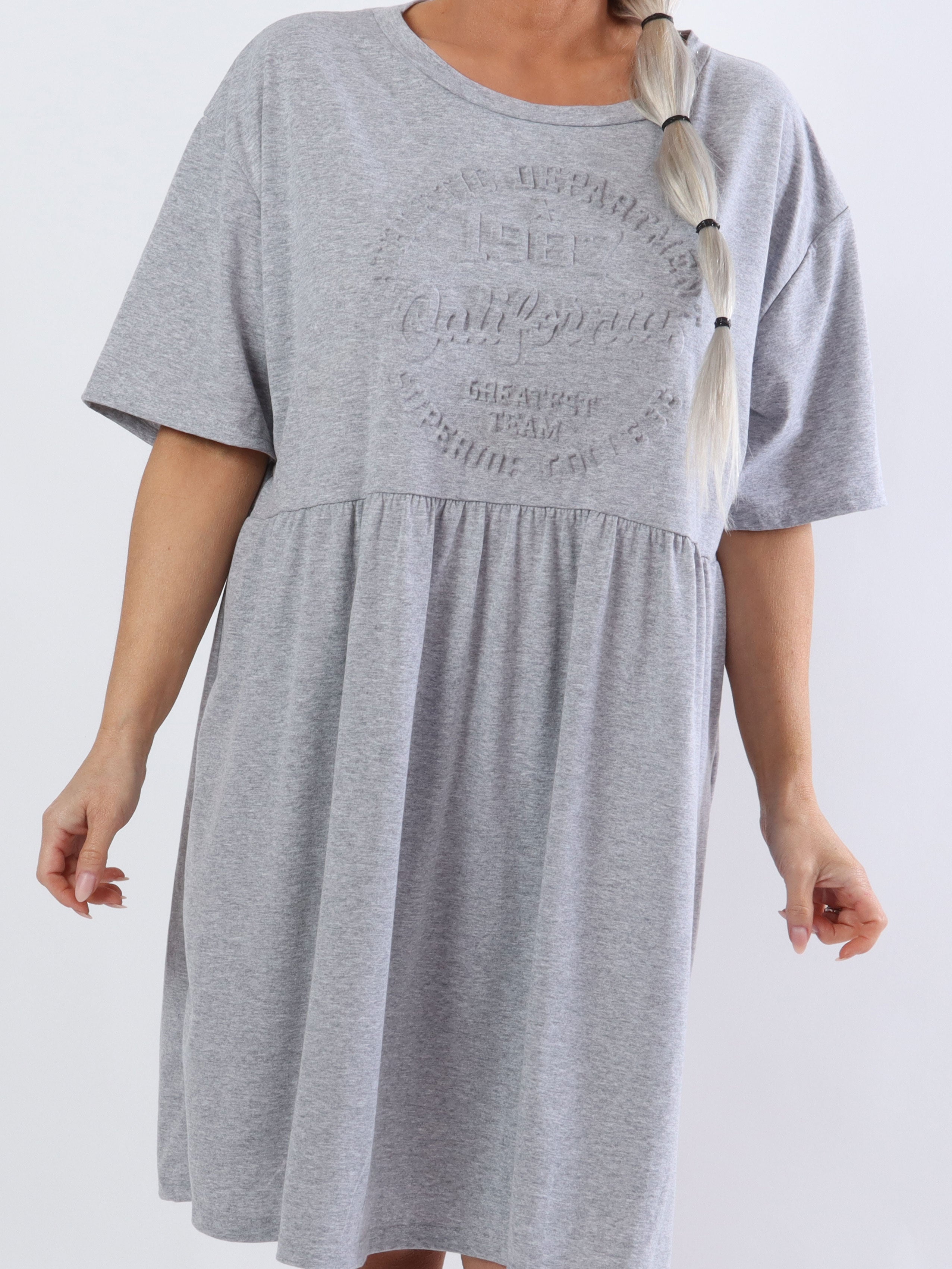 Mynte - Sød plus size kjole i bomuld med 3D tryk